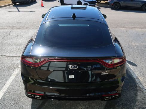Used 2018 Kia Stinger GT2 image 11