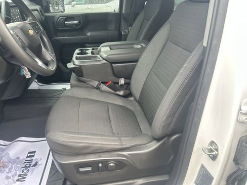 Used 2023 Chevrolet Silverado 2500 Custom w/ Custom Convenience Package image 16