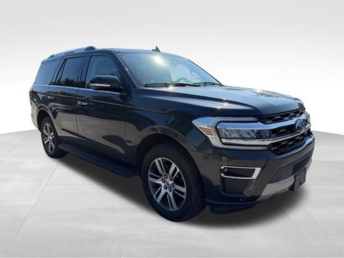 Used 2024 Ford Expedition Limited AWD/4WD image 3