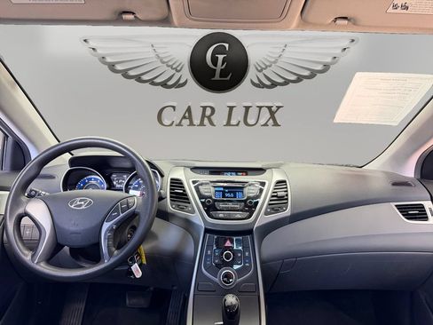 Used 2014 Hyundai Elantra SE FWD image 11