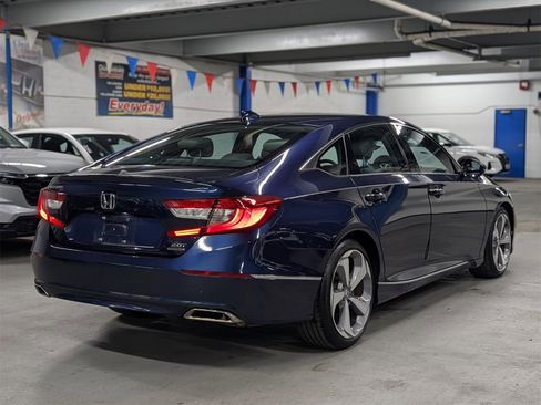 Used 2019 Honda Accord Touring image 8