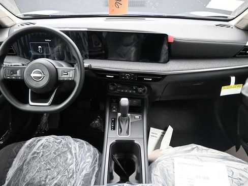 New 2026 Nissan Kicks SV w/ SV Premium Package image 9