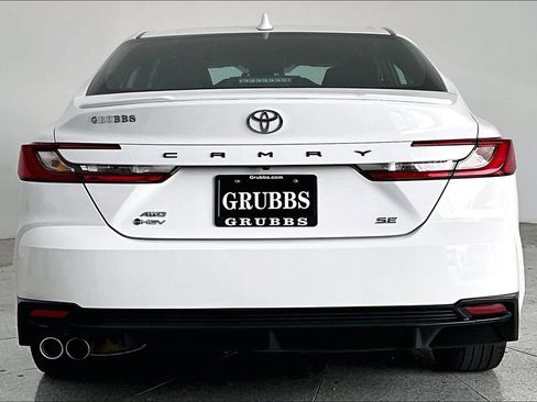 Used 2025 Toyota Camry SE w/ Convenience Package AWD/4WD image 4