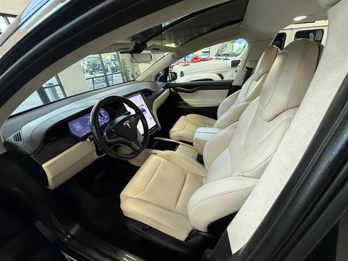 Used 2018 Tesla Model X 100D image 10