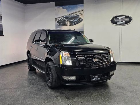 Used 2013 Cadillac Escalade 2WD image 1