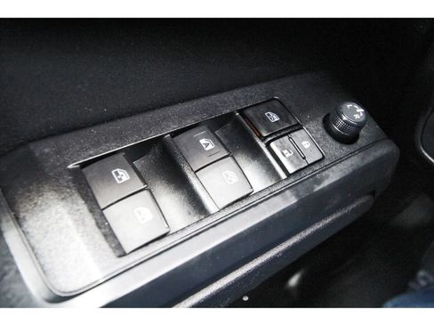Used 2021 Toyota Tacoma SR w/ SR Convenience Package RWD image 18