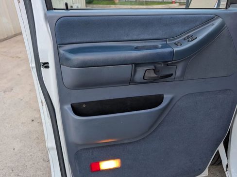 Used 1995 Ford E-250 and Econoline 250 Heavy-Duty RWD image 13