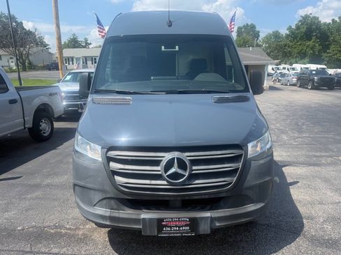 Used 2019 Mercedes-Benz Sprinter 144 image 3