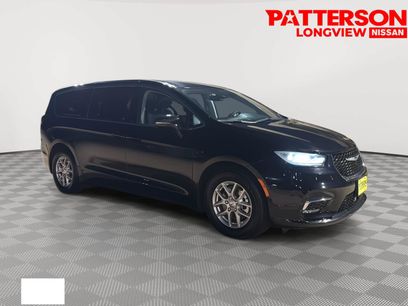 Used 2024 Chrysler Pacifica Limited