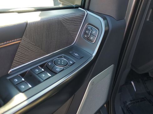 Used 2024 Ford F250 Platinum image 20