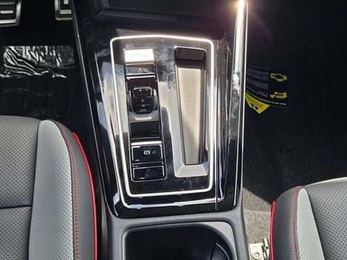 New 2026 Volkswagen GTI SE FWD image 18