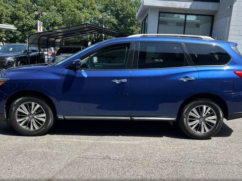 Used 2019 Nissan Pathfinder SV AWD/4WD image 4