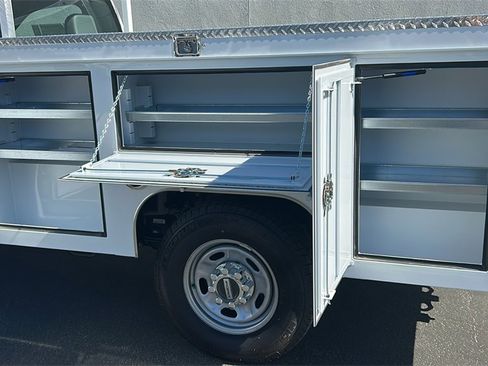 New 2025 Ford F250 XL w/ XL Chrome Package image 6