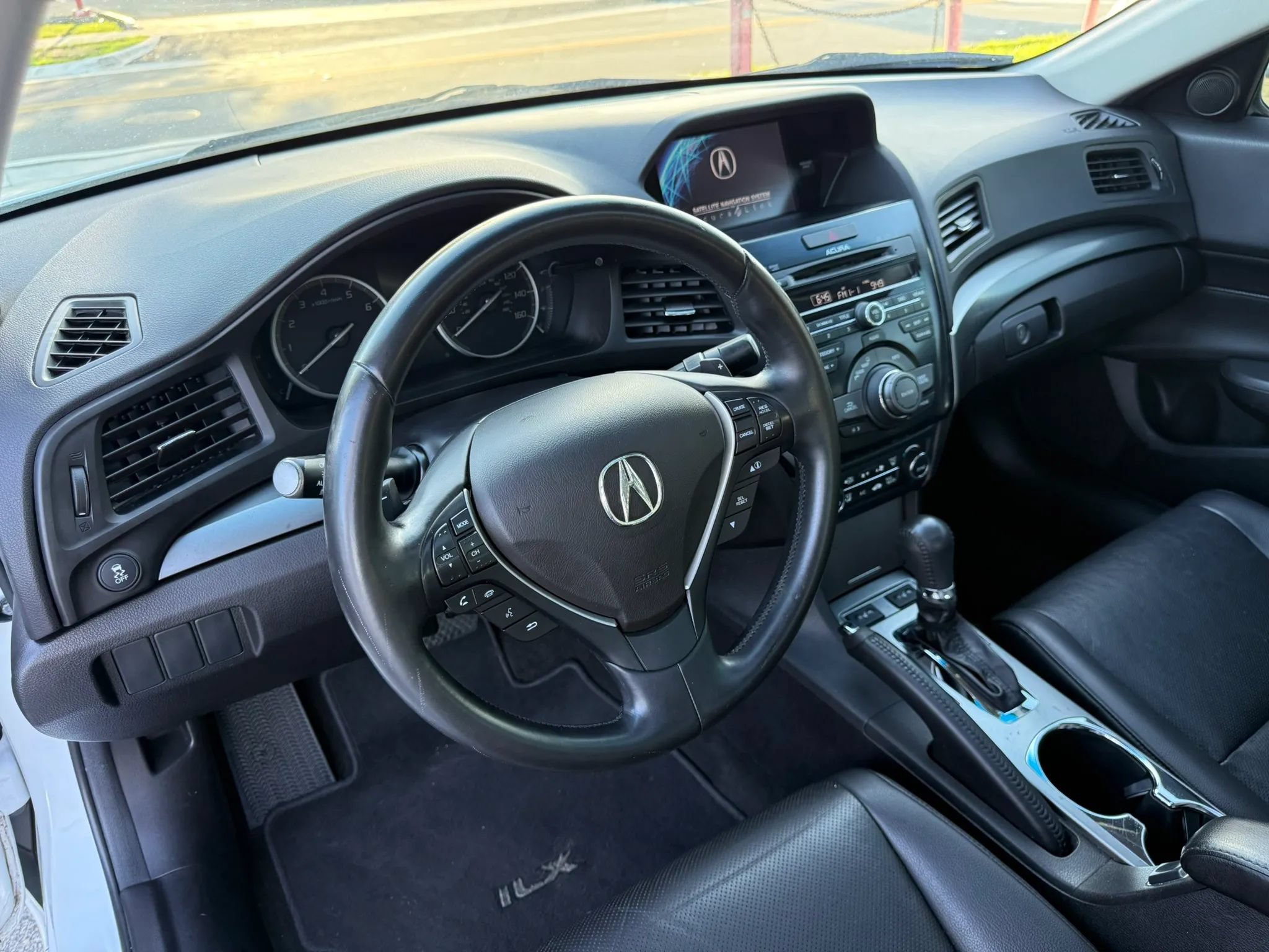 Used 2013 Acura ILX w/ Technology Package FWD image 11