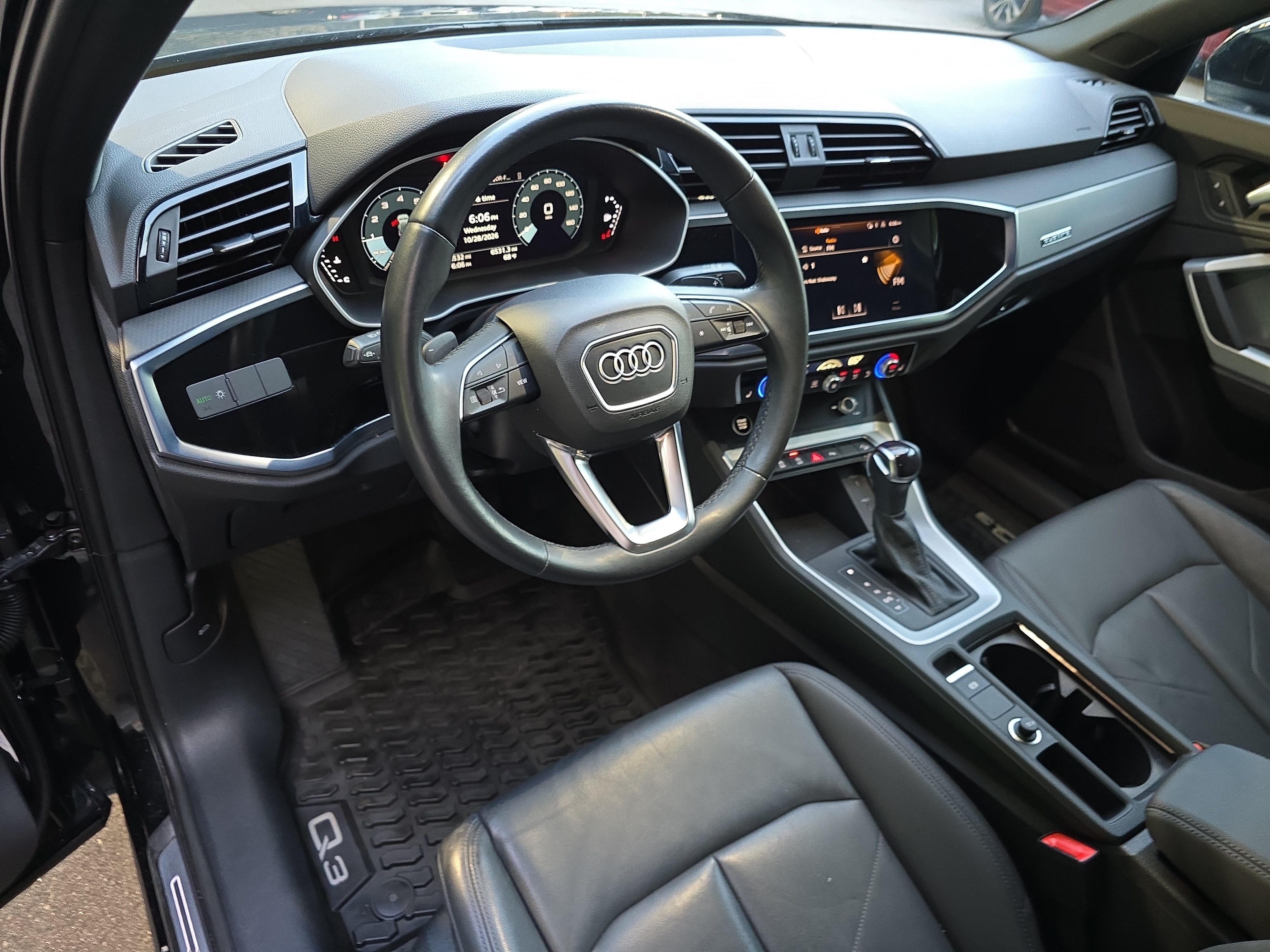 Used 2022 Audi Q3 2.0T Premium w/ Convenience Package AWD/4WD image 16