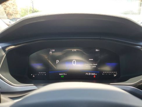 Certified 2023 Volkswagen Taos SE w/ Panoramic Sunroof Package FWD image 24