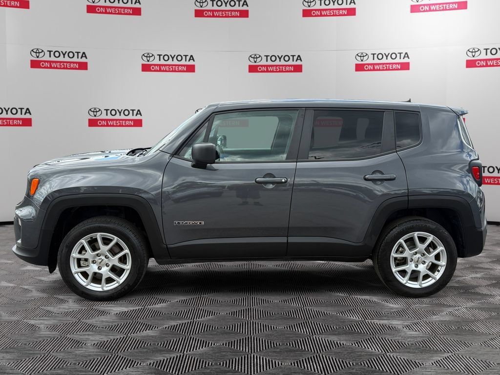 Used 2023 Jeep Renegade Latitude AWD/4WD image 8
