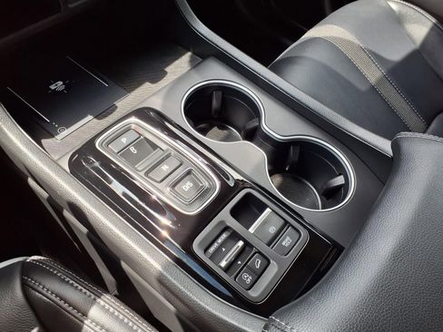 Used 2025 Honda Pilot Touring image 22
