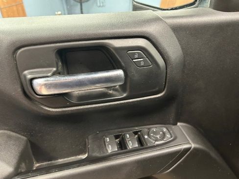 Used 2019 Chevrolet Silverado 1500 Custom w/ Custom Value Package image 7