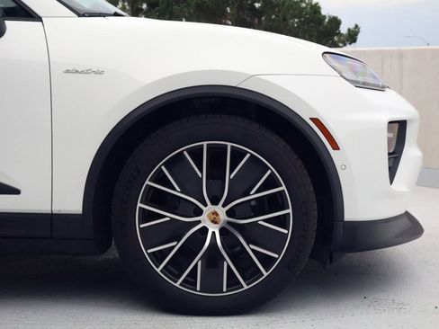 Certified 2024 Porsche Macan 4 Electric image 11