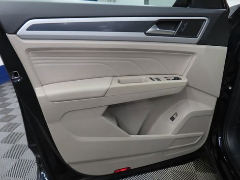 Used 2021 Volkswagen Atlas SEL R-Line image 57