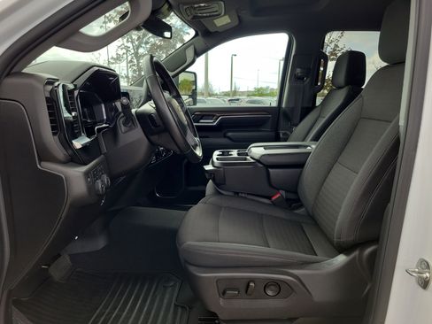 Used 2025 Chevrolet Silverado 2500 LT w/ Safety Package image 21