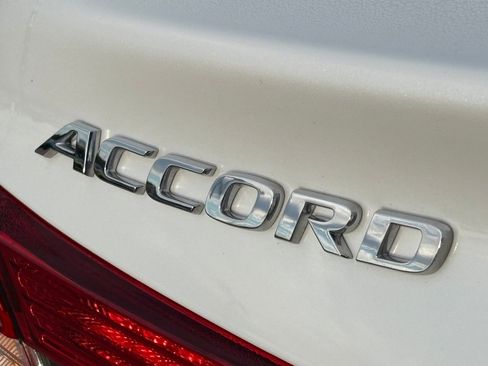 Used 2021 Honda Accord EX-L image 10