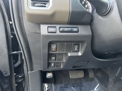 Used 2022 Nissan Frontier SV image 24