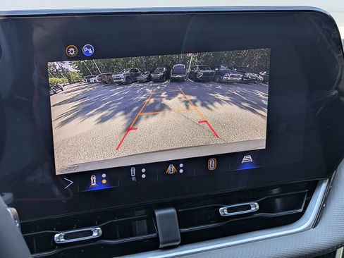 Used 2026 Chevrolet Equinox LT w/ Convenience Package II FWD image 22