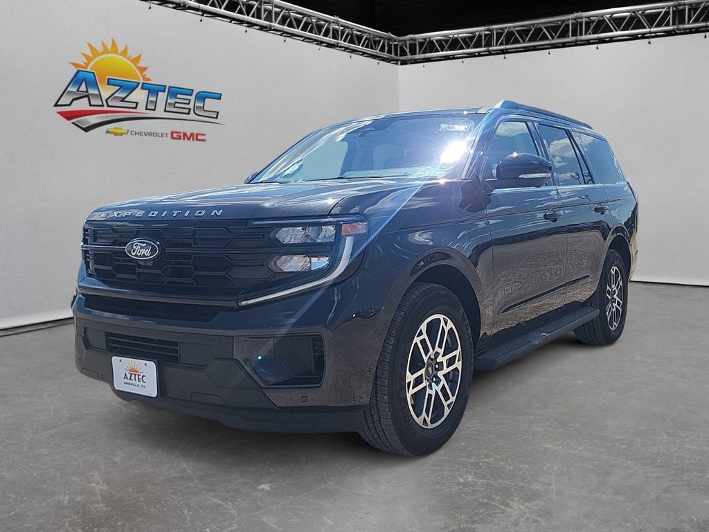 Used 2025 Ford Expedition Active RWD image 1