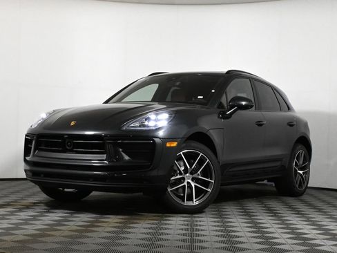 Used 2026 Porsche Macan AWD/4WD image 1
