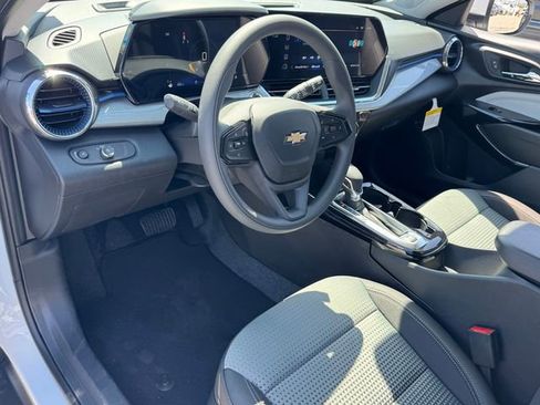New 2026 Chevrolet Trax LT FWD image 12