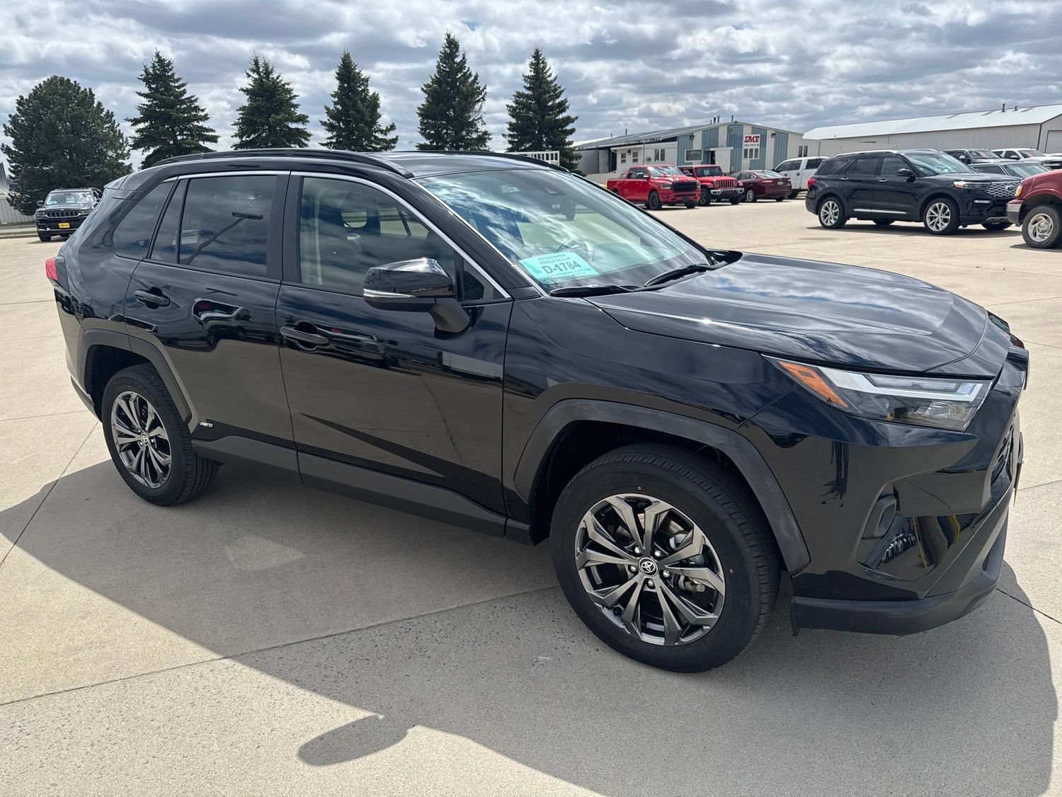Used 2025 Toyota RAV4 XLE Premium AWD/4WD image 2