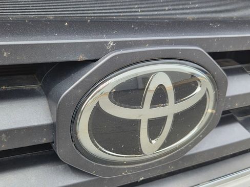 Used 2022 Toyota Tacoma SR5 image 3