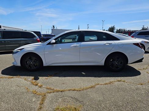 Used 2023 Hyundai Elantra SEL w/ Cargo Package FWD image 5
