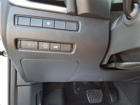 New 2026 Nissan Pathfinder Platinum FWD image 16