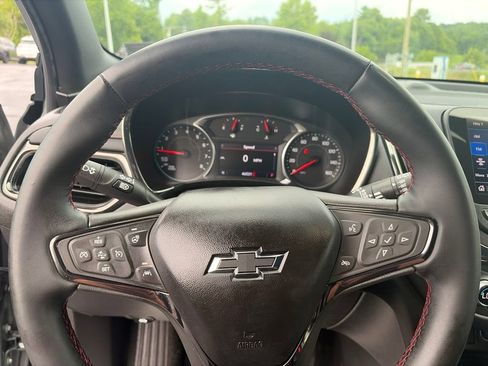 Used 2023 Chevrolet Equinox RS w/ RS Leather Package AWD/4WD image 19