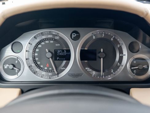 Used 2009 Aston Martin DB9 Volante image 16