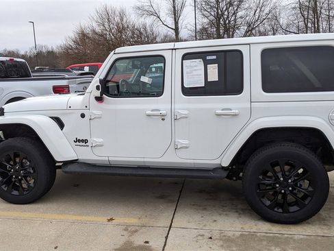 Used 2021 Jeep Wrangler Unlimited Sahara image 6