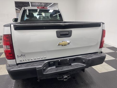 Used 2011 Chevrolet Silverado 1500 W/T image 3
