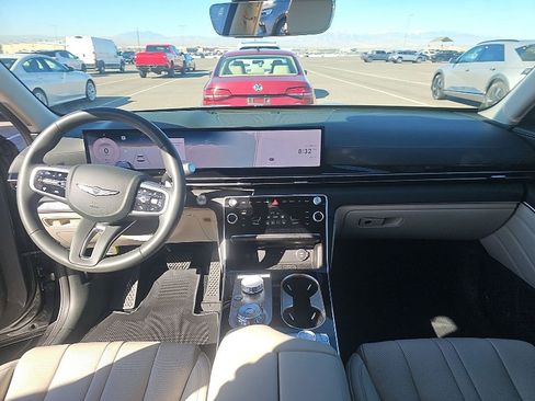 Used 2025 Genesis GV80 2.5T Standard AWD/4WD image 11