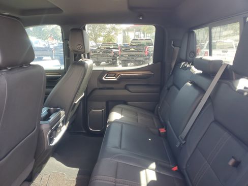 Used 2023 Chevrolet Silverado 1500 High Country image 10