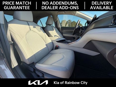 Used 2024 Toyota Camry SE image 21