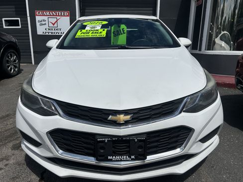 Used 2016 Chevrolet Cruze LT FWD image 2