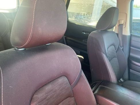 Used 2022 Nissan Pathfinder SV w/ SV Premium Package image 10