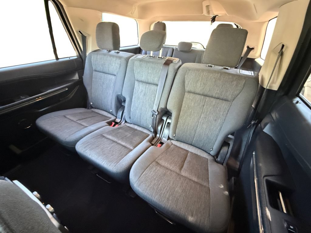 Used 2023 Ford Expedition XLT AWD/4WD image 23