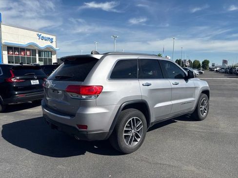 Used 2018 Jeep Grand Cherokee Limited w/ Trailer Tow Group IV AWD/4WD image 3