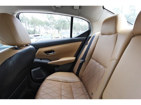 Used 2023 Nissan Sentra SV w/ SV Premium Package FWD image 13