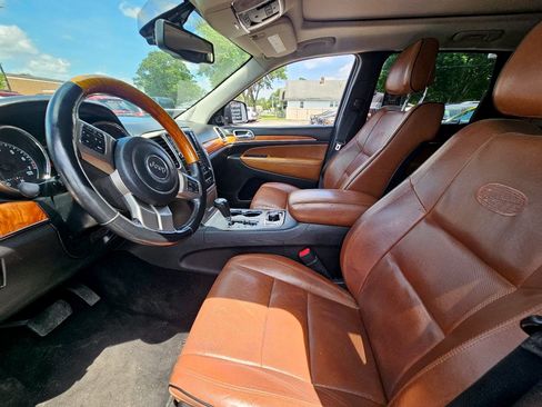 Used 2013 Jeep Grand Cherokee Overland AWD/4WD image 16