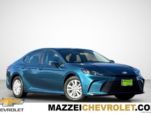 Used 2025 Toyota Camry LE image 1